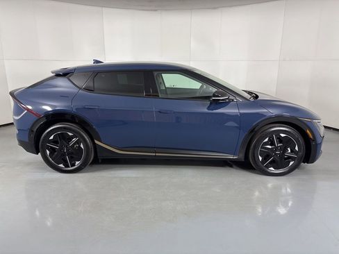 New 2025 Kia EV6 Wind image 9