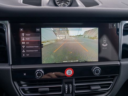 Certified 2026 Porsche Macan AWD/4WD image 18