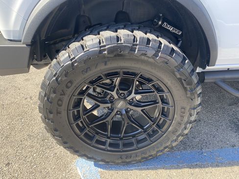 Used 2024 Ford Bronco Black Diamond AWD/4WD image 9