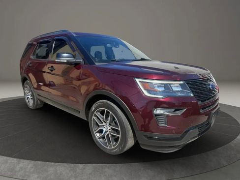 Used 2019 Ford Explorer Sport image 3