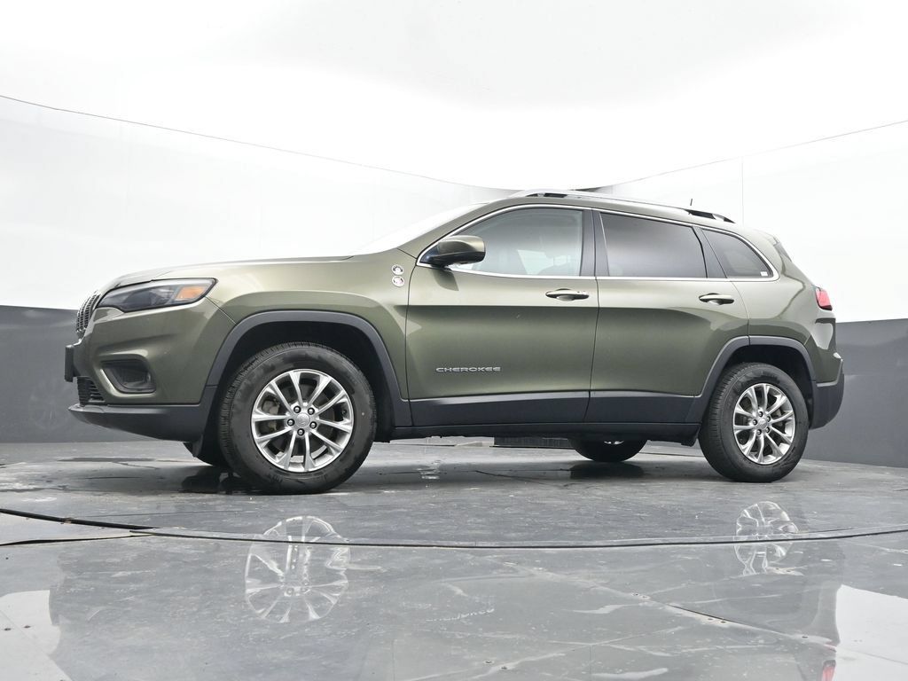 Used 2019 Jeep Cherokee Latitude Plus w/ Comfort/Convenience Group AWD/4WD image 28