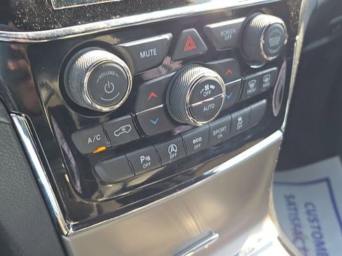 Used 2020 Jeep Grand Cherokee Altitude image 24