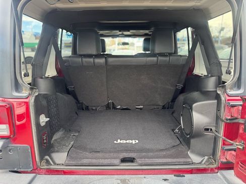 Used 2012 Jeep Wrangler Unlimited Sport AWD/4WD image 11