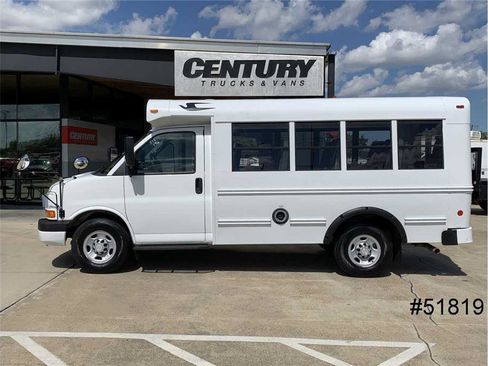 Used 2014 Chevrolet Express 3500 Cutaway Van w/ School Bus Package image 4