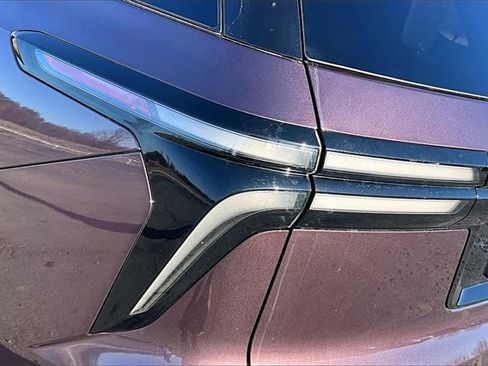 Used 2025 Chevrolet Traverse High Country image 23