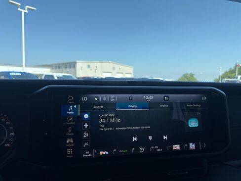 Used 2025 Jeep Gladiator Mojave AWD/4WD image 18