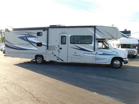 Used 2015 Ford E-450 and Econoline 450 Super Duty w/ Motorhome Prep Package RWD image 53