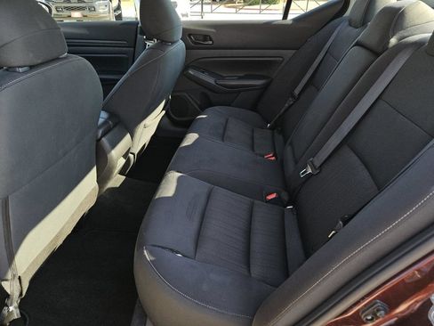 Used 2025 Nissan Altima 2.5 SV FWD image 36