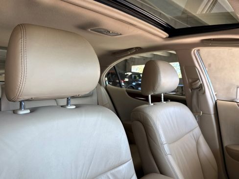 Used 2004 Lexus ES 330 image 15