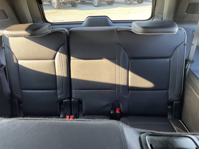 Used 2023 GMC Yukon SLT w/ SLT Luxury Package RWD image 27