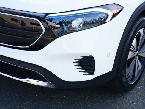 Used 2023 Mercedes-Benz EQB 300 4MATIC image 18