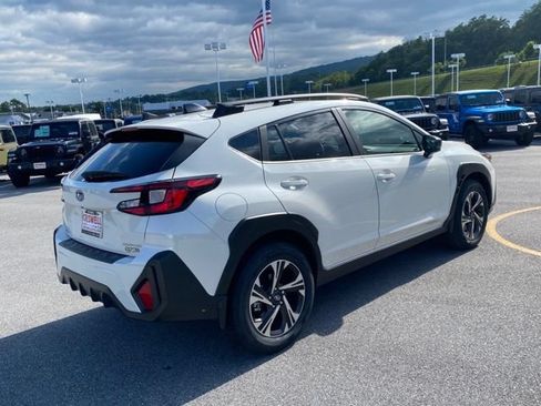 Used 2024 Subaru Crosstrek 2.0i Premium AWD/4WD image 5