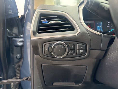 Used 2019 Ford Edge SEL w/ Equipment Group 201A image 17