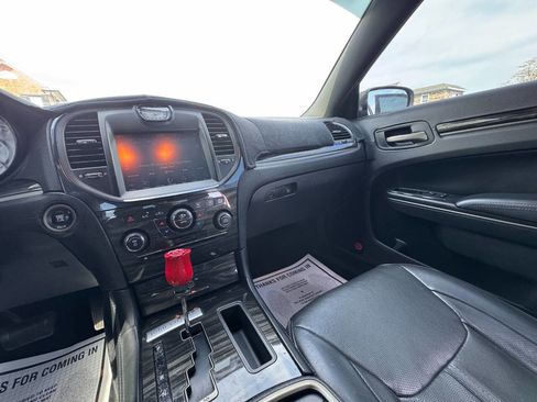 Used 2013 Chrysler 300 C RWD image 17