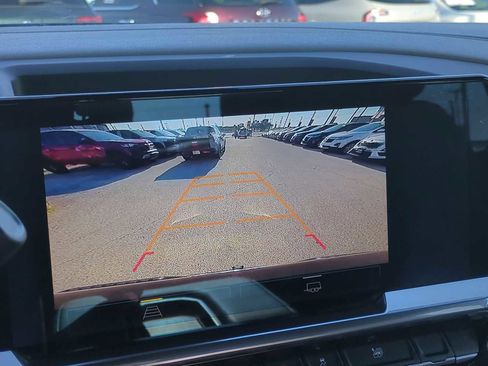 Used 2025 Chevrolet Silverado 1500 LT image 15