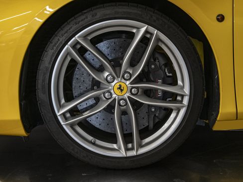 Used 2018 Ferrari 488 Spider RWD image 16