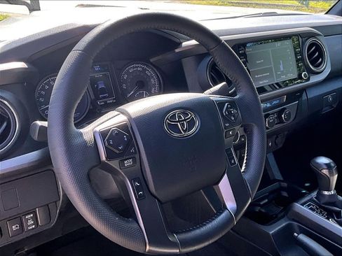 Used 2023 Toyota Tacoma TRD Sport w/ Technology Package AWD/4WD image 8