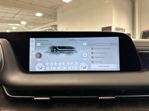 Used 2025 Genesis G90 3.5T AWD/4WD image 39