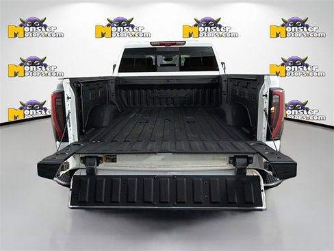 Used 2024 GMC Sierra 2500 AT4X image 25