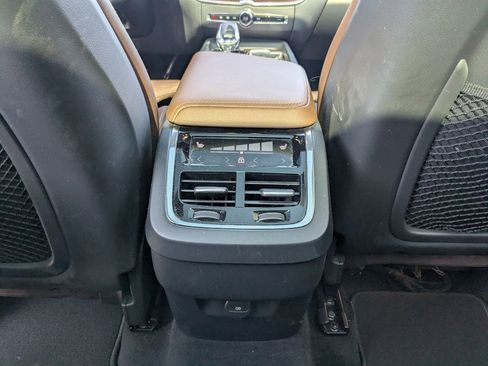 Used 2023 Volvo XC60 B5 Ultimate w/ Climate Package image 23