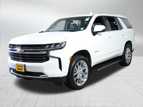 Used 2024 Chevrolet Tahoe LT w/ LT Signature Package AWD/4WD image 3