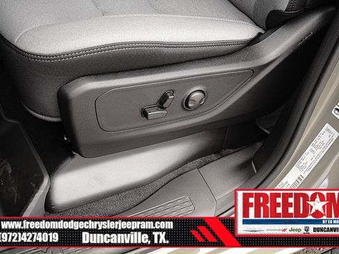 Used 2026 RAM 1500 Big Horn AWD/4WD image 36