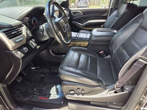 Used 2017 GMC Yukon Denali RWD image 5