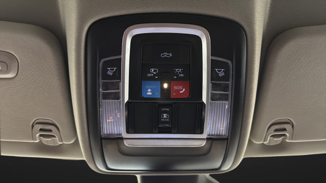 Used 2025 RAM 1500 Limited AWD/4WD image 32