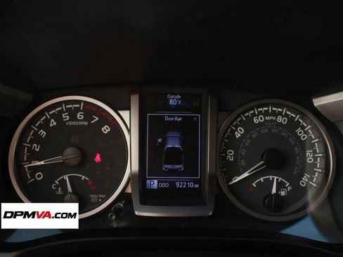 Used 2021 Toyota Tacoma SR5 AWD/4WD image 27