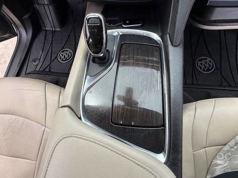 Used 2019 Buick Enclave Essence FWD image 97