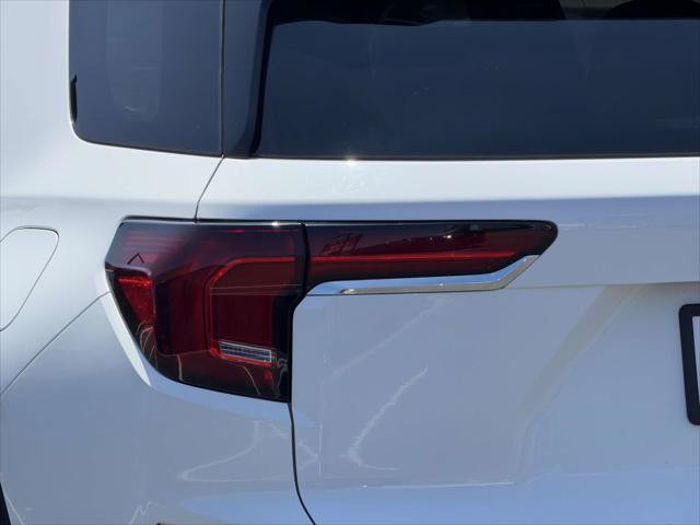 Used 2025 GMC Terrain Elevation AWD/4WD image 13