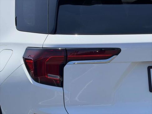 Used 2025 GMC Terrain Elevation AWD/4WD image 13