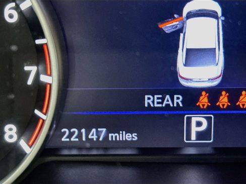 Used 2023 Nissan Maxima Platinum w/ Sport Mat Group FWD image 18