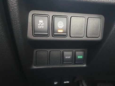 Used 2020 Nissan Rogue Sport S FWD image 9
