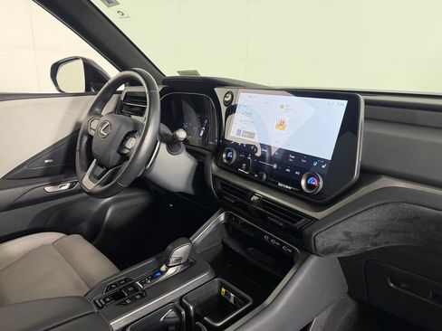 Used 2025 Lexus TX 550h AWD Plug-In Hybrid w/ Technology Package image 32