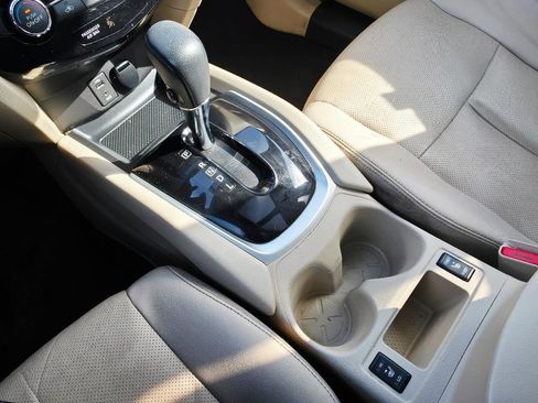 Used 2016 Nissan Rogue SL w/ SL Premium Package image 28