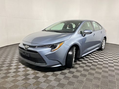 Used 2025 Toyota Corolla LE image 8