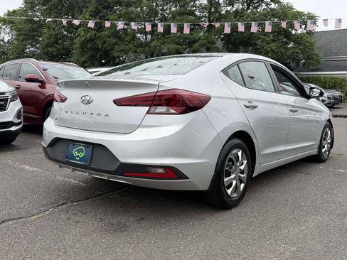 Used 2020 Hyundai Elantra SE FWD image 5