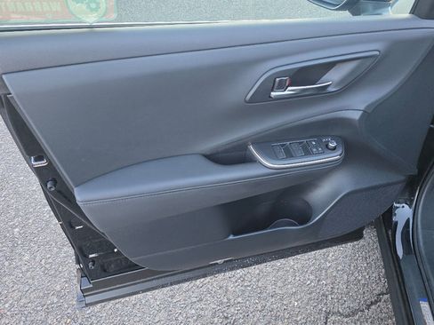 Used 2023 Toyota Crown XLE image 31