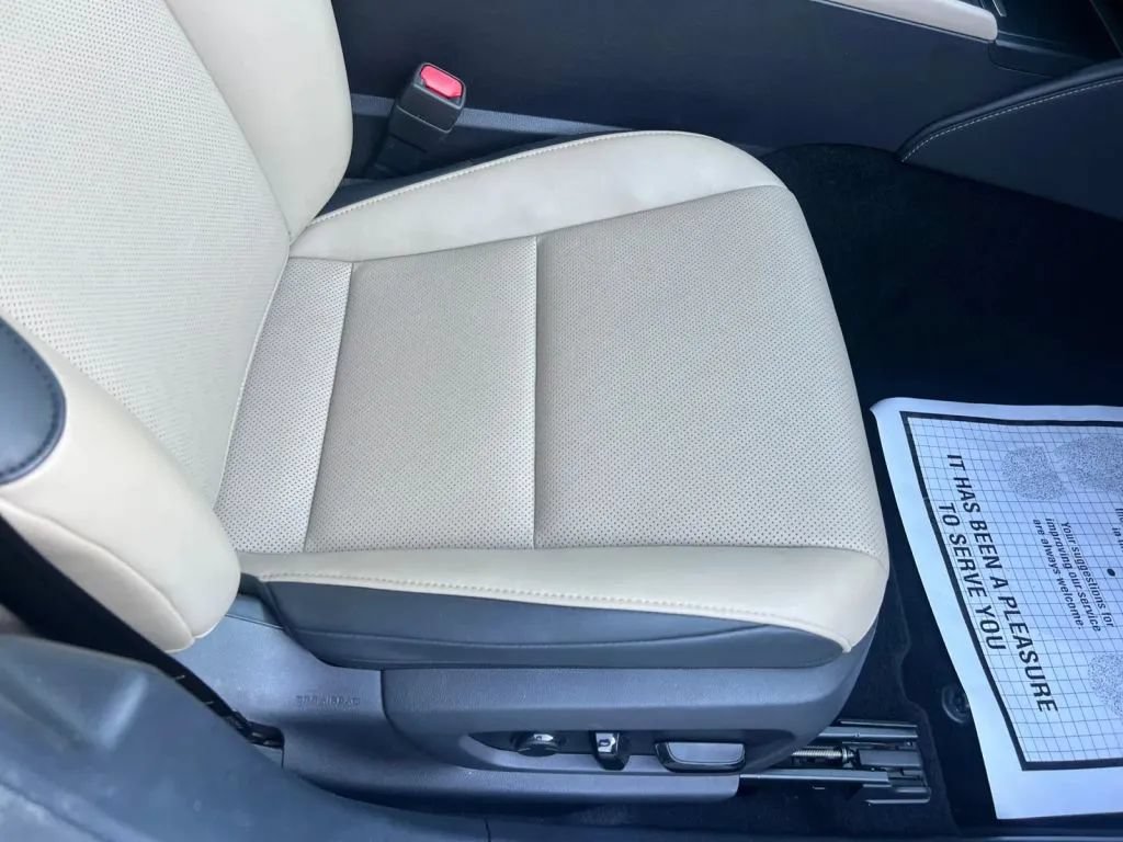 Used 2020 Lexus ES 350 w/ Premium Package FWD image 17