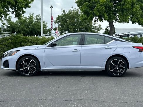 Certified 2024 Nissan Altima 2.5 SR w/ SR Premium Package AWD/4WD image 7