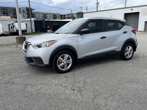 Used 2020 Nissan Kicks S FWD image 1