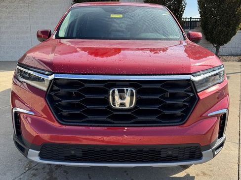 New 2025 Honda Pilot EX-L image 8