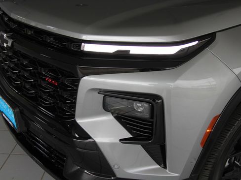 Certified 2024 Chevrolet Traverse RS image 30