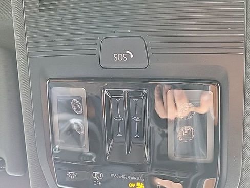 New 2026 Volkswagen Tiguan SEL R-Line AWD/4WD image 11