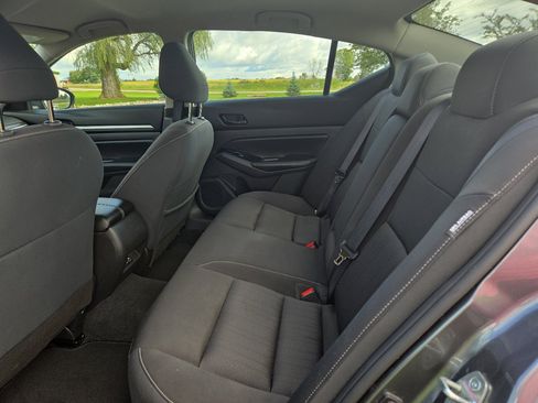 Used 2023 Nissan Altima 2.5 SV image 9