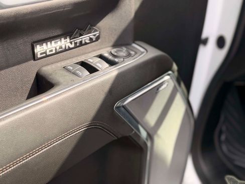Used 2025 Chevrolet Silverado 1500 High Country w/ Technology Package AWD/4WD image 23