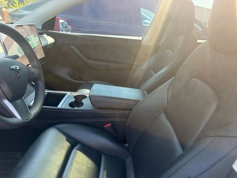Used 2022 Tesla Model Y Performance AWD/4WD image 2