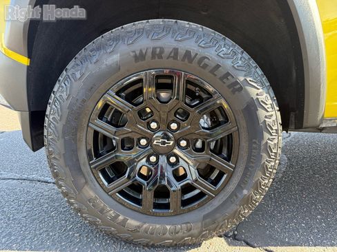 Used 2023 Chevrolet Colorado Trail Boss w/ Technology Package image 10