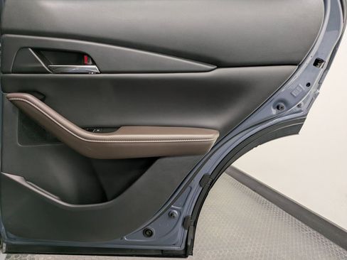 Used 2020 MAZDA CX-30 Premium image 25